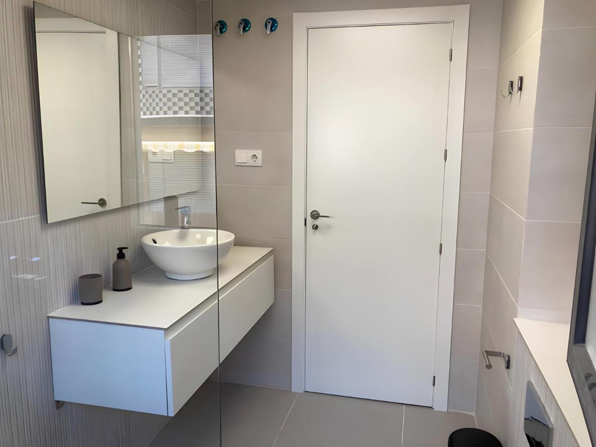 Apartamentos Nuevo Con Aire Y Wifi Águilas Exteriér fotografie
